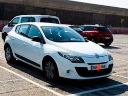 Blanco Usado 2011 Renault Mégane III Berlina | 6850 € (Precio justo)