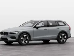 Usado 2023 Volvo V60 CC Core Familiar | 40.700 € (Precio justo)