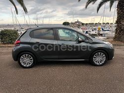 Gris / plata Usado 2017 Peugeot 208 Allure Utilitario | 5990 € (Precio justo)