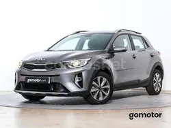 Gris / plata Usado 2024 Kia Stonic SUV | 20.490 € (Precio justo)