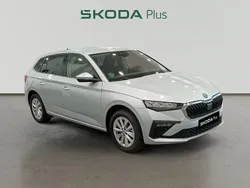Gris Nuevo 2024 Skoda Scala Selection Utilitario | 23.590 € (Precio justo)