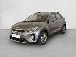 Gris Usado 2024 Kia Stonic SUV | 18.500 € (Un poco caro)