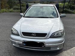 Gris / plata Usado 2004 Opel Astra Edition Berlina | 2000 € (Precio justo)