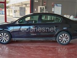Negro Usado 2009 VW Passat Trendline Berlina | 7500 € (Un poco caro)