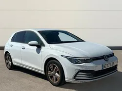 Blanco Usado 2021 VW Golf VIII Life Berlina | 21.700 € (Precio justo)