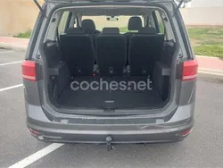 Gris / plata Usado 2019 VW Touran Business Monovolumen | 14.000 € (Super precio)