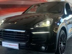 Negro Usado 2011 Porsche Cayenne SUV | 28.990 € (Caro)