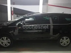 Negro Usado 2016 Peugeot 5008 Allure Monovolumen | 12.500 € (Caro)