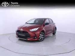 Rojo Usado 2021 Toyota Yaris Hybrid Plus Berlina | 18.400 € (Buen precio)