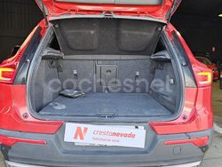 Rojo Usado 2019 Volvo XC40 Momentum SUV | 27.990 € (Un poco caro)