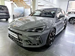 Gris Nuevo 2025 Cupra Leon VZ2 Utilitario | 49.400 €
