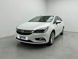 Blanco alpino Usado 2017 Opel Astra Excellence Familiar | 13.490 € (Un poco caro)