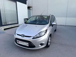 Plateado Usado 2009 Ford Fiesta Trend Utilitario | 5300 € (Buen precio)