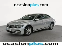 Gris plata Usado 2021 VW Passat Business Berlina | 16.355 € (Precio justo)