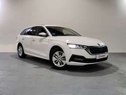 Blanco Usado 2023 Skoda Octavia Ambition Familiar | 20.990 € (Precio justo)