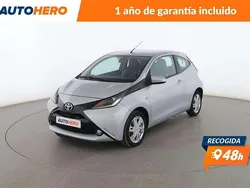 Gris Usado 2015 Toyota Aygo X-play Utilitario | 8799 € (Precio justo)