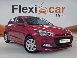Rojo Usado 2017 Hyundai i20 Berlina | 8490 € (Buen precio)