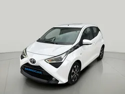 Blanco Usado 2019 Toyota Aygo X-play Utilitario | 11.650 € (Precio justo)