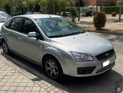 Gris / plata Usado 2007 Ford Focus Trend Berlina | 1700 € (Buen precio)