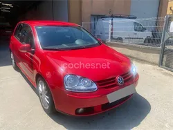 Rojo Usado 2004 VW Golf IV Trendline Berlina | 4500 € (Precio justo)