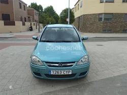 Verde Usado 2003 Opel Corsa Cosmo Berlina | 2200 € (Precio justo)