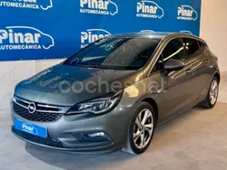 Gris / plata Usado 2017 Opel Astra Dynamic Berlina | 10.800 € (Precio justo)