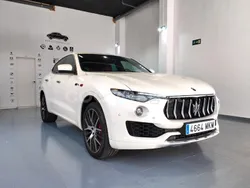 Blanco Usado 2017 Maserati Levante SUV | 54.900 € (Caro)