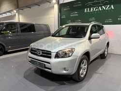 Gris / plata Usado 2006 Toyota RAV4 Premium SUV | 12.990 € (Un poco caro)