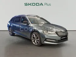 Azul Usado 2021 Skoda Superb SportLine Familiar | 23.500 € (Caro)