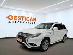 Blanco Usado 2020 Mitsubishi Outlander P-HEV Motion SUV | 19.990 € (Buen precio)