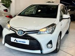 Blanco Usado 2015 Toyota Yaris Hybrid Advance Berlina | 10.300 € (Precio justo)