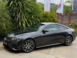 Gris Usado 2024 Mercedes E220 Coupe | 52.800 € (Precio justo)