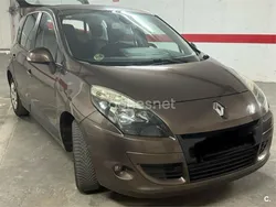 Marrón Usado 2010 Renault Scénic III Dynamique Monovolumen | 4950 € (Precio justo)