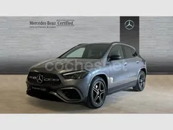 Gris / plata Usado 2024 Mercedes GLA200 SUV | 41.900 € (Precio justo)
