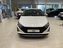 Blanco Nuevo 2024 Hyundai i20 Berlina | 22.350 € (Precio justo)