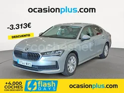 Gris / plata Nuevo 2025 Skoda Superb Essence Berlina | 36.450 € (Super precio)