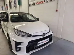 Blanco Usado 2022 Toyota Yaris Utilitario | 39.950 € (Un poco caro)