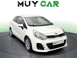 Blanco Usado 2015 Kia Rio Utilitario | 7990 € (Precio justo)