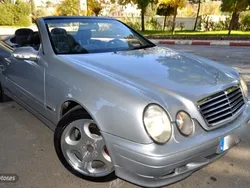 Plateado Usado 2001 Mercedes CLK320 Descapotable | 9700 €