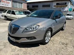 Gris / plata Usado 2009 Lancia Delta Berlina | 4900 €