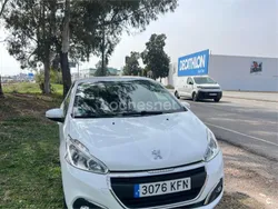 Blanco Usado 2017 Peugeot 208 Access Utilitario | 7900 € (Precio justo)