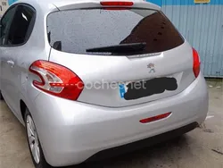 Gris / plata Usado 2012 Peugeot 208 Active Utilitario | 5995 € (Precio justo)