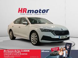 Blanco Usado 2022 Skoda Octavia Ambition Berlina | 24.890 € (Precio justo)