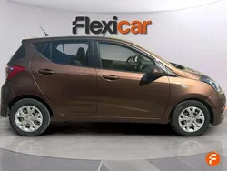 Marrón Usado 2015 Hyundai i10 Style Utilitario | 6990 € (Buen precio)