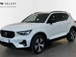 Blanco Usado 2023 Volvo XC40 Plus SUV | 35.900 € (Precio justo)