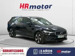 Negro Usado 2021 Volvo V60 CC Pro Familiar | 28.100 €