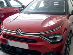 Pintura rojo elixir Usado 2022 Citroën C4 Feel Berlina | 16.220 € (Precio justo)