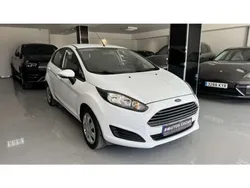 Blanco Usado 2015 Ford Fiesta Trend Utilitario | 8900 € (Precio justo)
