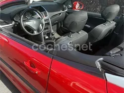 Rojo Usado 2008 Peugeot 207 CC Descapotable | 6500 € (Caro)