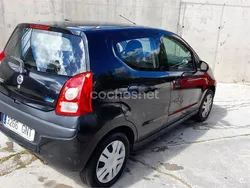 Negro Usado 2009 Nissan Pixo Acenta Utilitario | 2700 € (Precio justo)